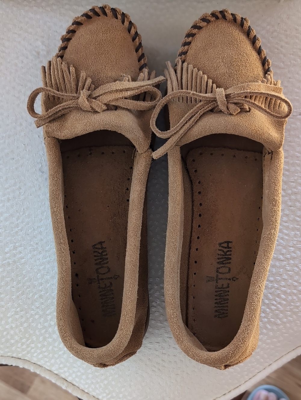 Minnetonka Tan Suede Fringed Moccasin Loafers